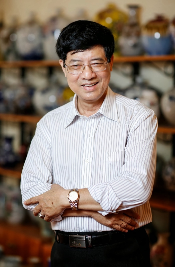Nhà thơ Nguyễn Nguyên Bảy (1940-2022).
