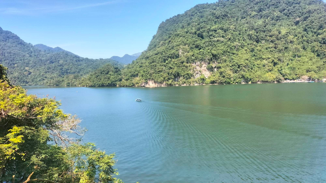 Sau 3 năm tạm hoãn do dịch Covid - 19, năm nay, Hội Lồng tồng Ba Bể sẽ được tổ chức trong 03 ngày, từ ngày 9 đến 11 ( tháng Giêng Âm lịch) tại thôn Bó Lù, xã Nam Mẫu, huyện Ba Bể. Hội có nhiều hoạt động trải nghiệm đặc sắc không gian văn hóa các dân tộc trên địa bàn.