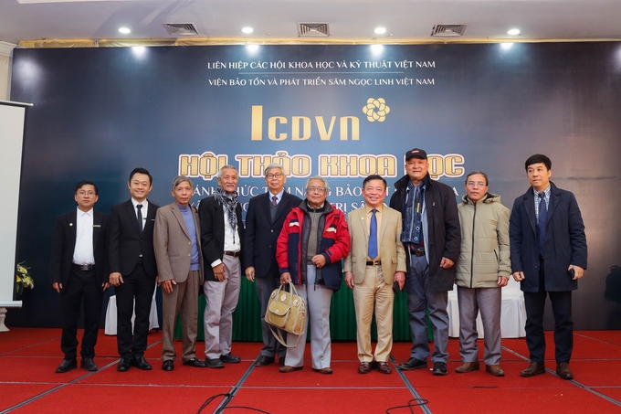 vkc3-124934_966.jpg Hội thảo khoa học Đánh thức tiềm năng Bảo vật quốc gia, xây dựng chuỗi giá trị sâm Ngọc Linh tại Hà Nội. Ảnh: Hoàng Anh.