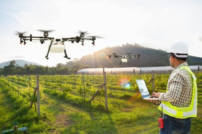 Tiêu chuẩn quy định chỉ được sử dụng UAV trong phạm vi được cấp phép. Khu vực tiến hành xử lý UAV phải có biển cảnh báo và chỉ dẫn an toàn. Ảnh: TL.