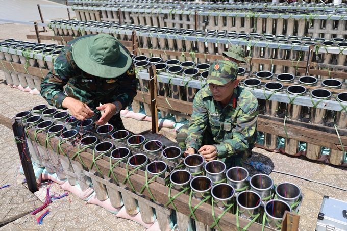 anh-2-131027_671.jpg Đến thời điểm này các điểm tổ chức bắn pháo hoa tại TP Cần Thơ đã sẵn sàng. Ảnh: Lê Hoàng Vũ.