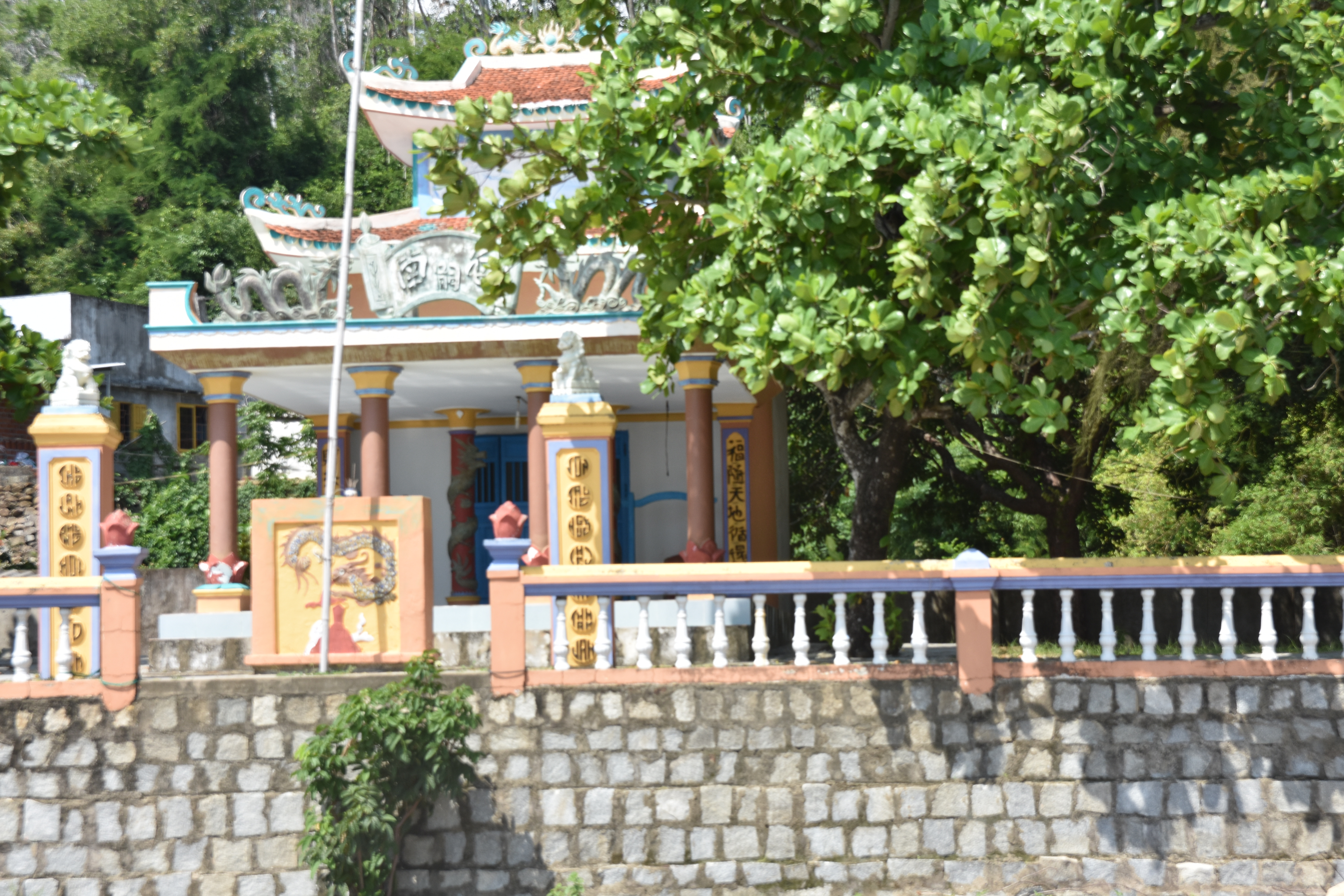 h3-mieu-ba-thuy-long-190736_455.jpg Miếu bà Thủy Long (Sa Huỳnh).