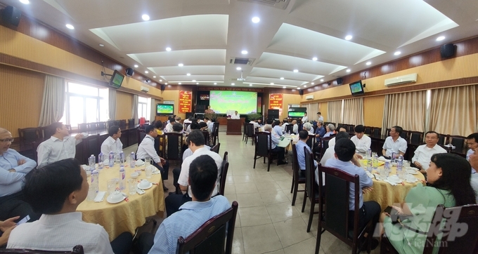 z4068778613836_fc3278a567cb87be46f5af8485fe9ed0-185711_407.jpg Bộ trưởng Lê Minh Hoan gặp mặt đầu năm với các cán bộ lão thành, các đơn vị thuộc Bộ, doanh nghiệp, Hiệp hội khu vực phía Nam. Ảnh: Minh Sáng.