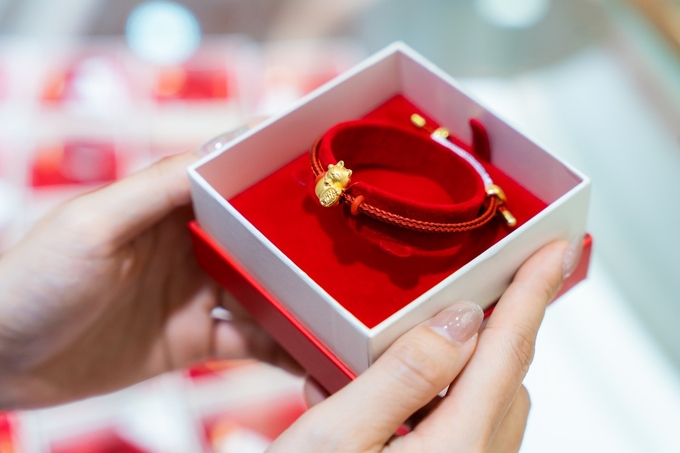 bc-193015_279.jpg Sản phẩm charm vàng mèo hay trang sức vàng 24k được nhiều người lựa chọn.