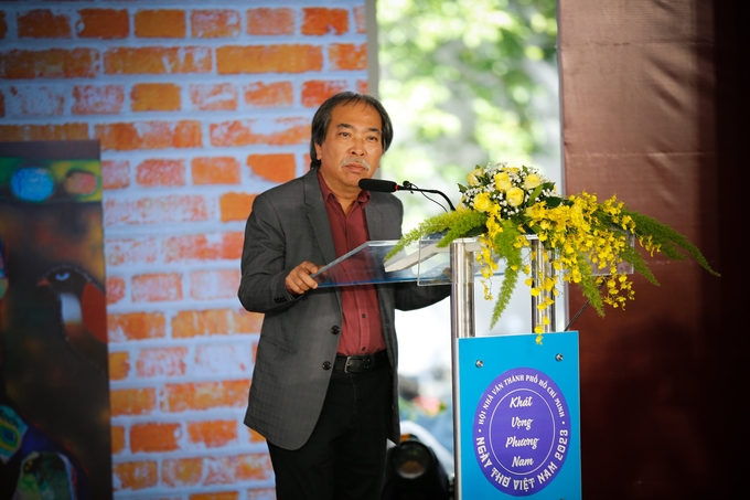1-nguyen-quang-thieu-210416_290.jpg Nhà thơ Nguyễn Quang Thiều, Chủ tịch Hội Nhà văn Việt Nam.