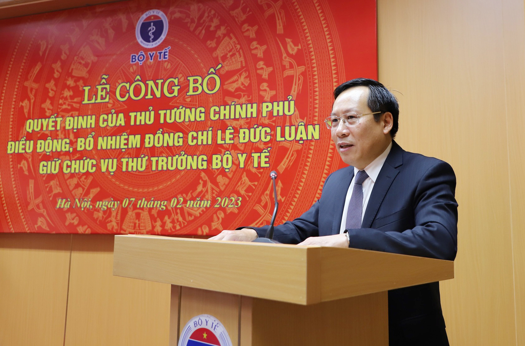 Tân Thứ trưởng Bộ Y tế Lê Đức Luận phát biểu tại buổi nhận quyết định. Ảnh: BYT.