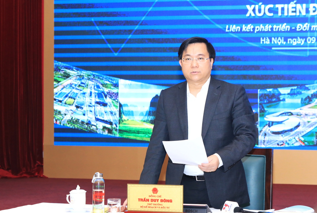 a4f69df4d1af0bf152be-134648_616.jpg Thứ trưởng Bộ Kế hoạch và Đầu tư Trần Duy Đông giới thiệu về hội nghị sắp tổ chức tại Quảng Ninh ngày 12/2.