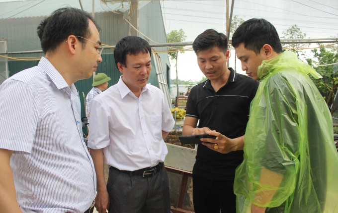 chuyen-doi-so-trong-nong-nghiep-phai-lam-ngay-tu-nhung-viec-nho-094549_66-150208_21.jpg Đoàn công tác của Bộ NN-PTNT khảo sát việc ứng dụng công nghệ thông tin, chuyển đổi số tại một số mô hình nông nghiệp trên địa bàn tỉnh Vĩnh Phúc năm 2022. Ảnh: Trung Quân.