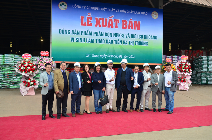 dsc_0365-133817_379.jpg Lễ xuất bán 6 sản phẩm mới của Lâm Thao. Ảnh: Dương Đình Tường.
