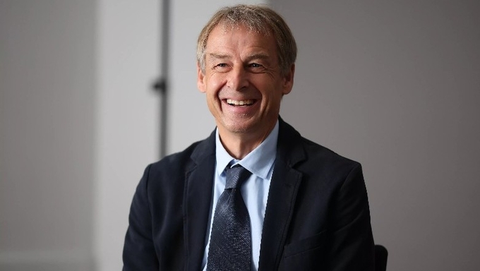 jk-215511_699.jpeg HLV Jurgen Klinsmann trở thành tân thuyền trưởng đội tuyển Hàn Quốc. Ảnh: Mirror.