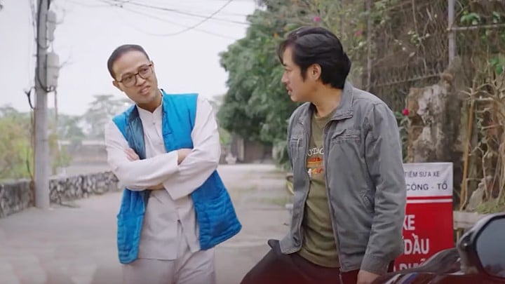 truc-tiep-duoi-bong-cay-hanh-phuc-tap-28-tren-vtv1-hom-nay-3-3-145623_51.jpg Dưới bóng cây hạnh phúc tập 28: Tú cảnh báo Tố nên khuyên Đạt không nên nhận phong bì. Ảnh chụp màn hình