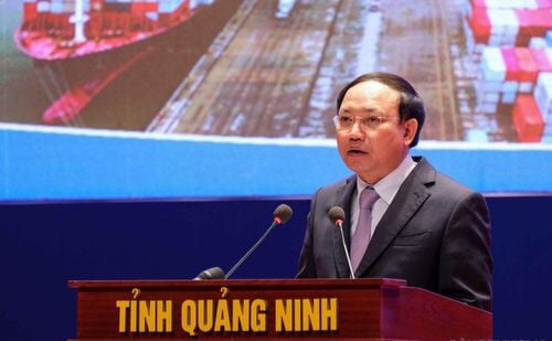 bi-thu-quang-ninh-moi-goi-dau-tu-cam-ket-dong-hanh-cung-doanh-nghiep-092831_983.jpg Ông Nguyễn Xuân Ký phát biểu, mời gọi các nhà đầu tư đến Quảng Ninh