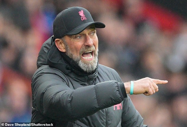 klop-232421_791.jpeg Jurgen Klopp rất giận dữ với màn trình diễn của các học trò. Ảnh: AS.