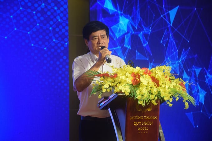 Ông Phan Trọng Hổ, Chủ tịch Hiệp hội Chăn nuôi tỉnh Bình Định, kiến nghị tại hội nghị. Ảnh: V.Đ.T.