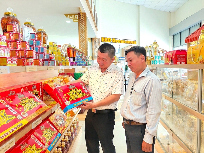 Sản phẩm chế biến từ tổ yến tại Công ty Trí Sơn. Ảnh: Minh Đảm.