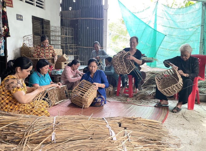 Từ cỏ năn tượng tạo việc làm, thu nhập cho lao động nữ ở nông thôn. Ảnh: Hữu Đức.