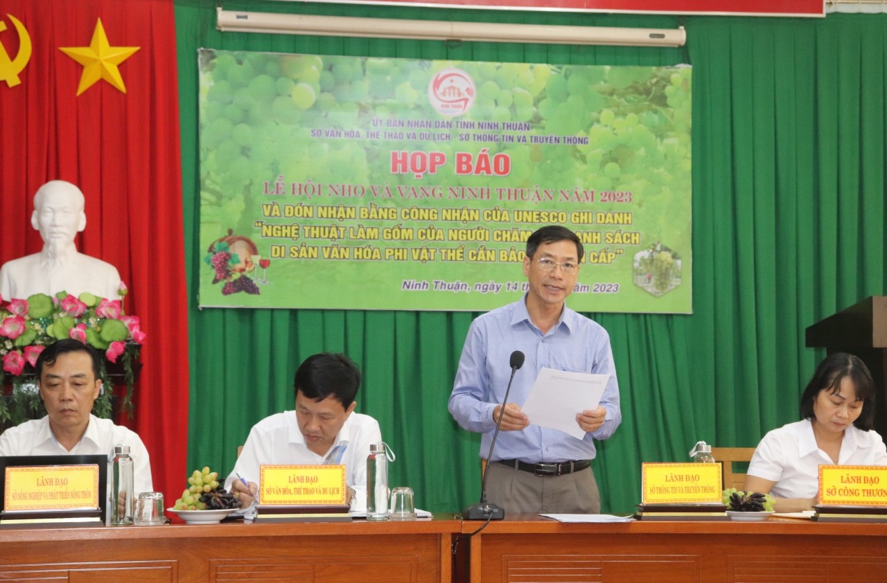 z4264886800375_250483b52b037515d85cdfa30f4b73c7-191127_42.jpg Lễ hội Nho và Vang Ninh Thuận diễn ra từ ngày 13-18/6 với chủ đề 'Ninh Thuận – Miền đất hội tụ những giá trị khác biệt'. Ảnh. M.H.