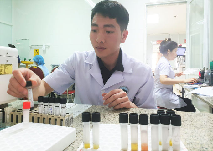 Tình trạng thiếu vật tư, hóa chất, sinh phẩm tại BVĐK Hà Tĩnh đã kéo dài hơn 9 tháng. Ảnh: Thanh Nga.