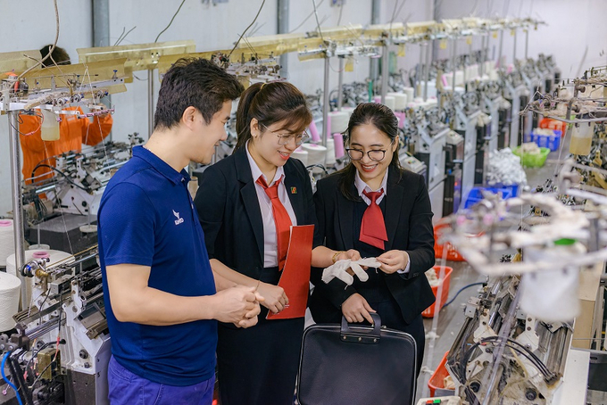 2_1684249647859-221306_342.jpg Đây là lần thứ 5 liên tiếp từ đầu năm 2023 đến nay, Agribank điều chỉnh giảm lãi suất cho vay.