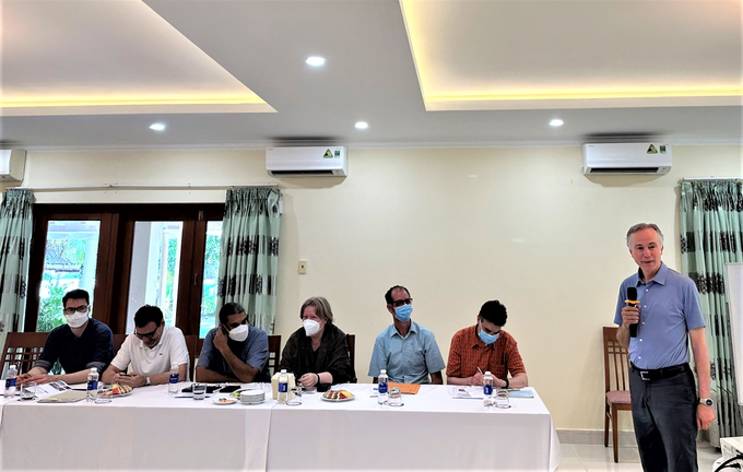 The Federal Ministry for Economic Cooperation and Development of Germany discussing ongoing German-Vietnamese cooperation project with Kien Giang province, including the restoration and protection of coastal forests. Photo: Trung Chanh.