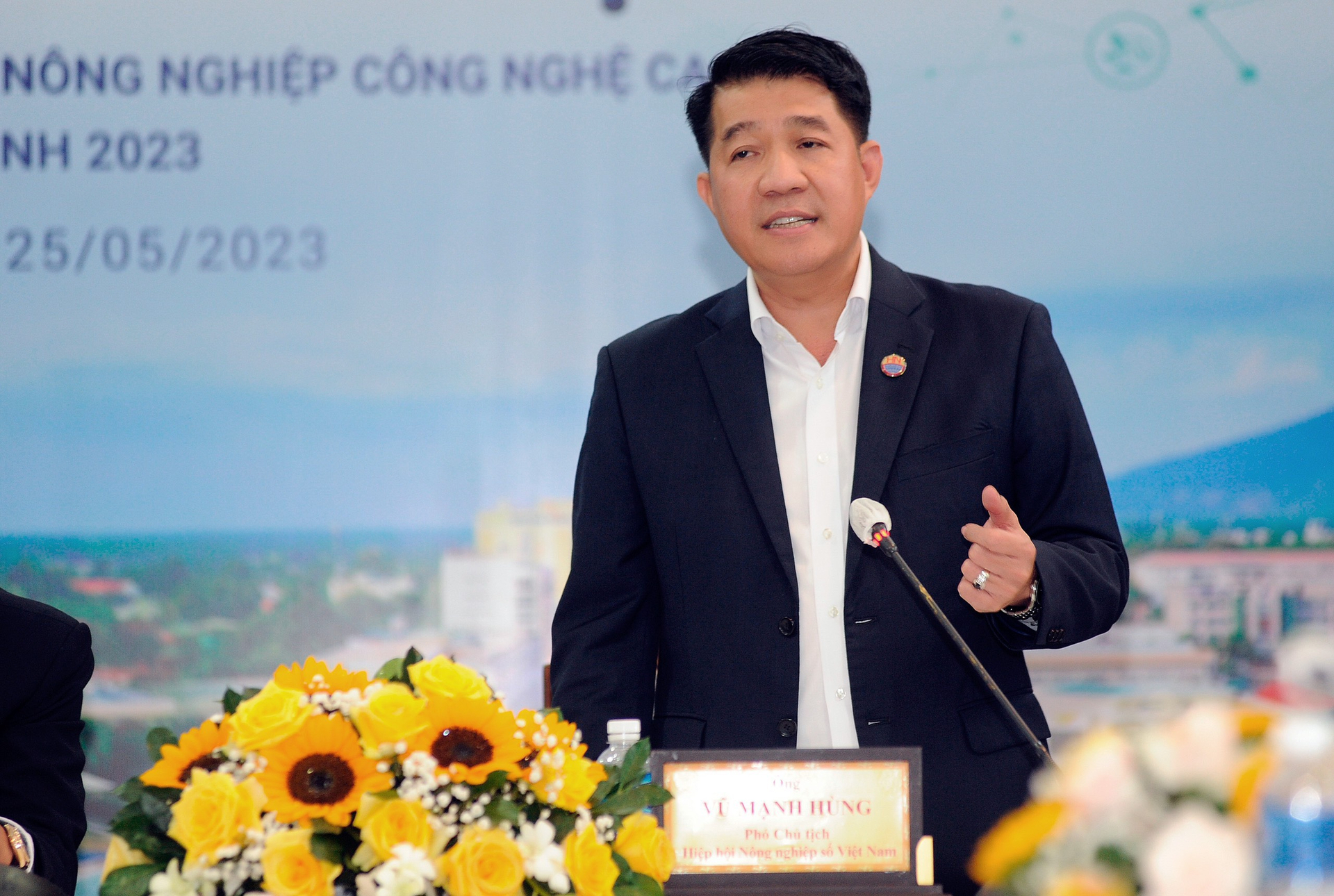 tay-ninh-va-eurocham-ket-noi-dau-tu-vao-linh-vuc-nong-nghiep-cong-nghe-cao-093832_536.jpg Ông Vũ Mạnh Hùng, Phó Chủ tịch Hiệp hội Nông nghiệp số Việt Nam (VIDA) phát biểu tại họp báo.