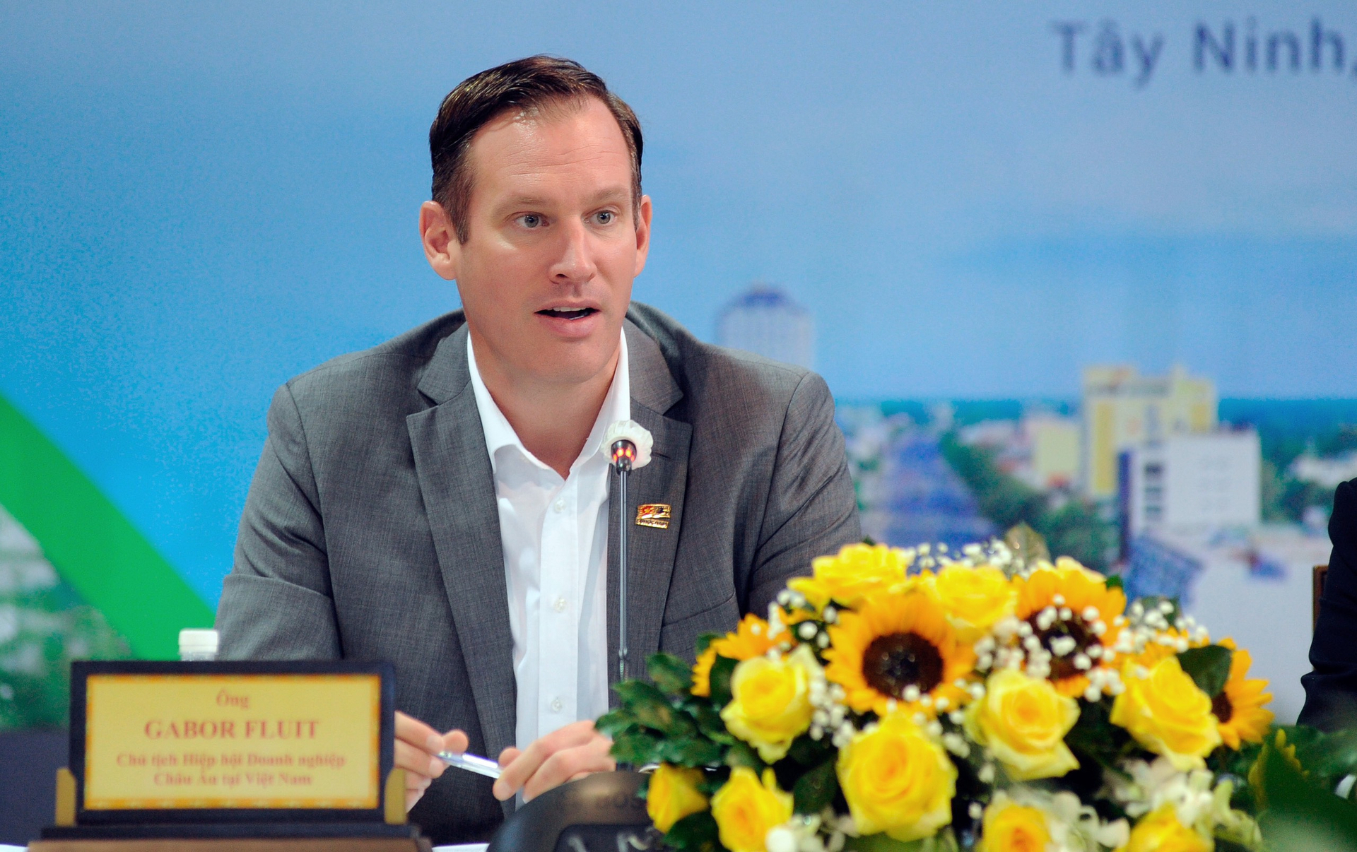 tay-ninh-va-eurocham-ket-noi-dau-tu-vao-linh-vuc-nong-nghiep-cong-nghe-cao-094138_394.jpg Ông Gabor Fluit, Chủ tịch EuroCham, Phó Trưởng ban tổ chức.