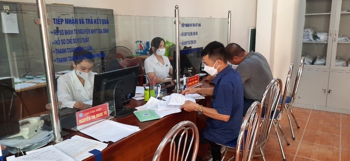 z4371632226213_840efd481bf9972835c5b9ae01027923-110623_390.jpg Hỗ trợ người lao động tham gia bảo hiểm thất nghiệp tại Bảo hiểm xã hội tỉnh Bắc Kạn. Ảnh: Ngọc Tú.