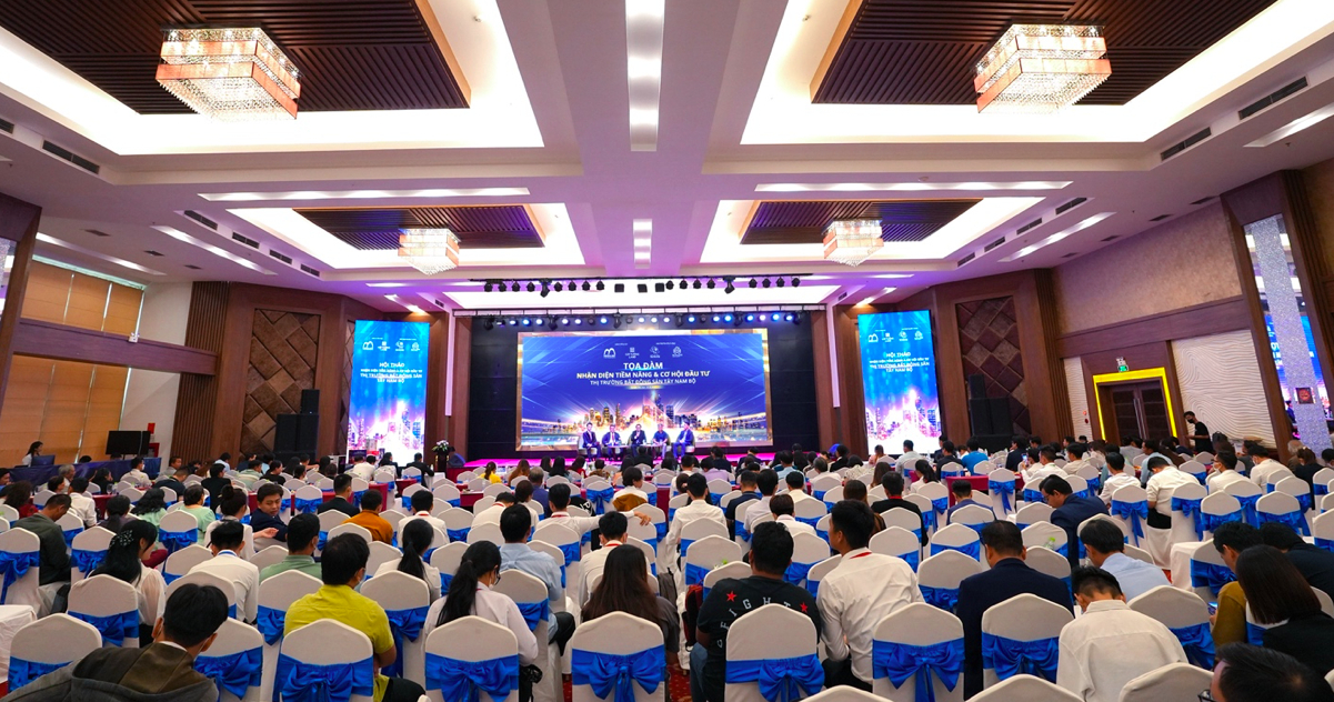 Tại hội thảo 'Nhận diện tiềm năng và cơ hội đầu tư thị trường bất động sản Tây Nam bộ' cho thấy làn sóng đầu tư bất động sản đang chuyển dịch về miền Tây. Ảnh: Đức Trung.