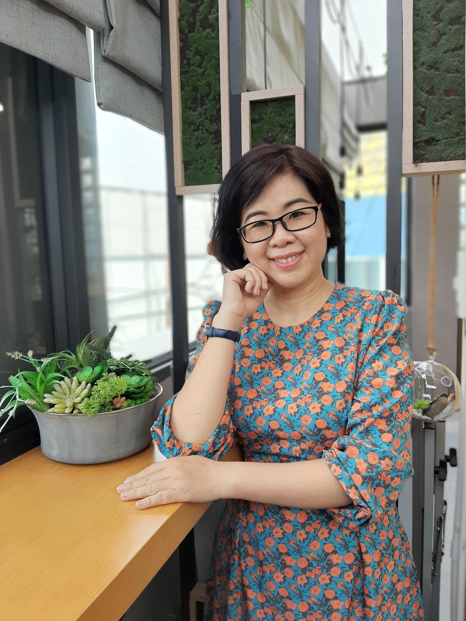 1-tac-gia-xuan-binh-1-083122_120.jpg Dược sĩ Xuân Bình, tác giả cuốn sách 'Người mẹ giàu có'.