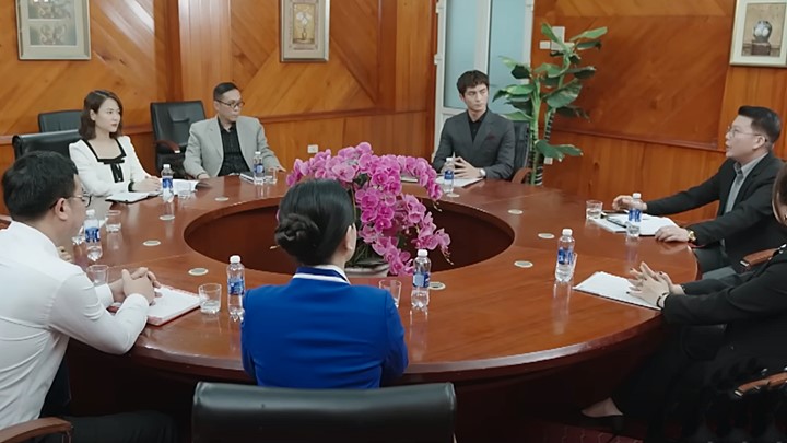 phim-noi-giac-mo-tim-ve-tap-14-vtv1-2-175848_300.jpg Nơi giấc mơ tìm về tập 14: Các cổ đông đang lo lắng khi liên tiếp công ty xảy ra nhiều chuyện. Ảnh chụp màn hình