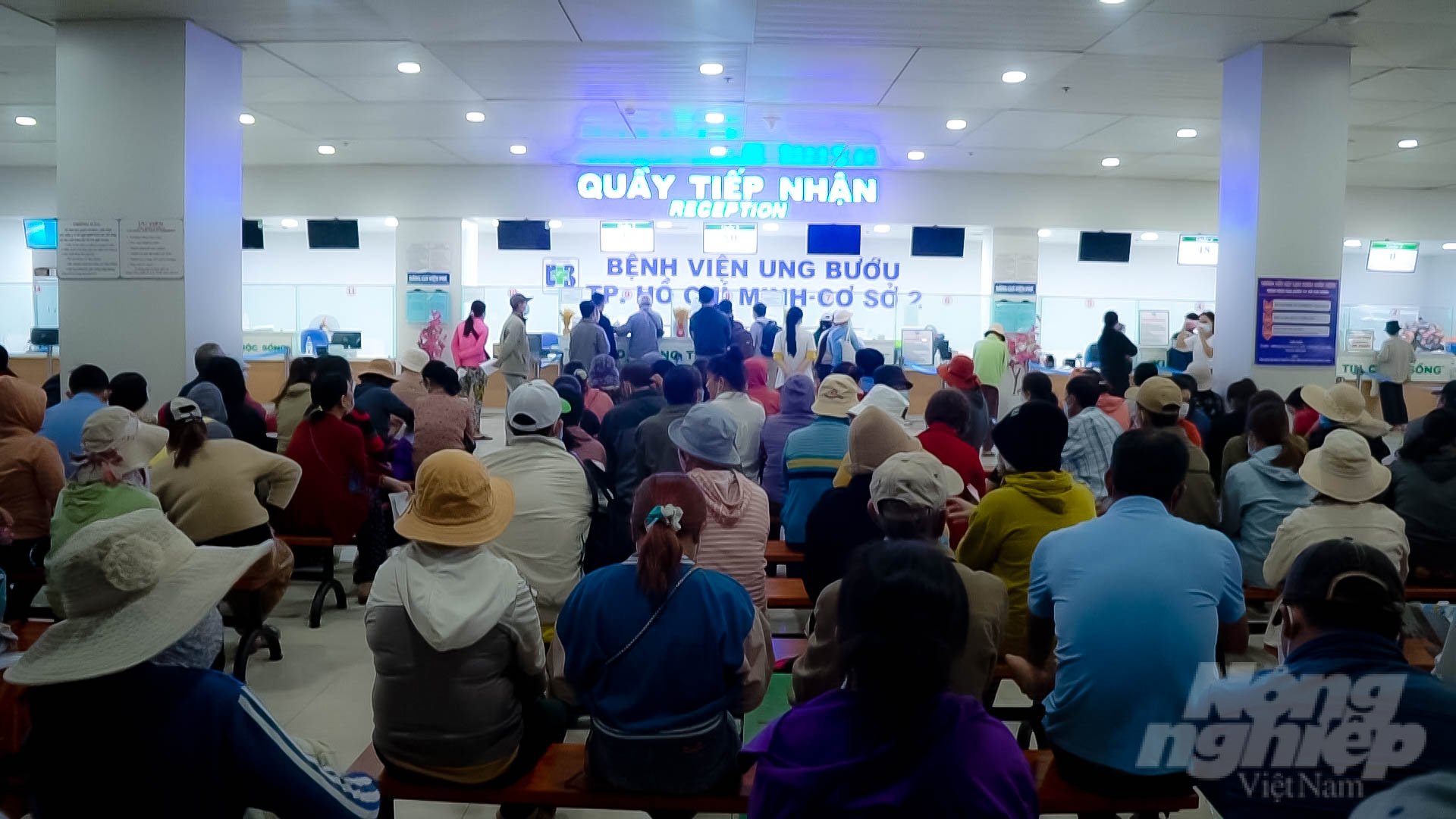 Các bệnh viện ngày càng quá tải. Ảnh: Lê Bình.