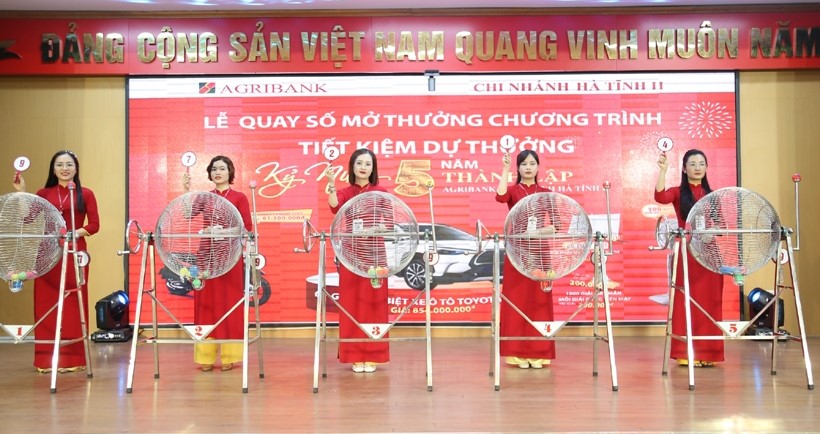 Lễ quay số mở thưởng Chương trình tiết kiệm dự thưởng kỷ niệm 5 năm thành lập Agribank Chi nhánh Hà Tĩnh II.