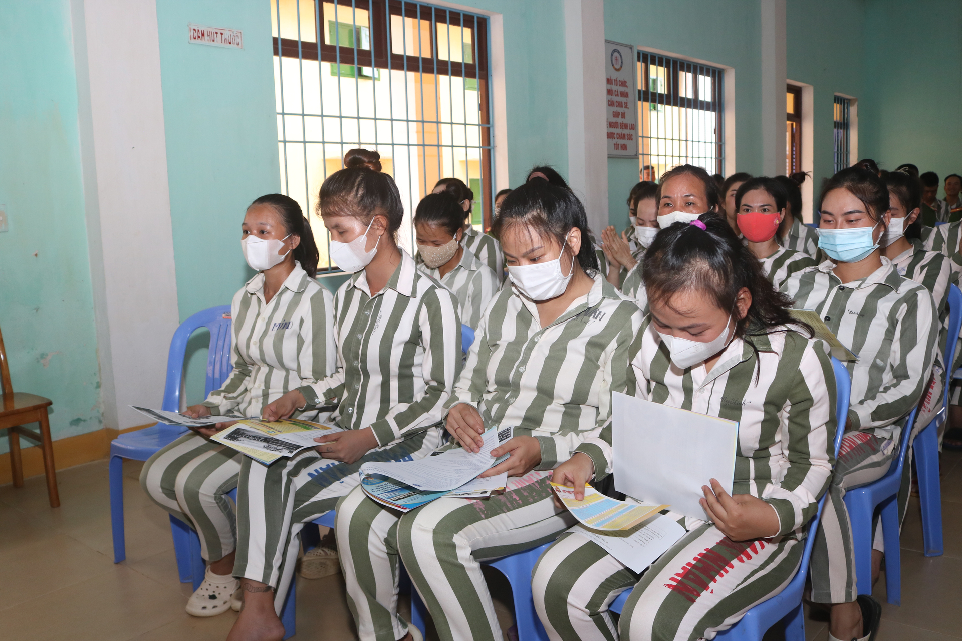 img_1092-194520_265.jpg Các phạm nhân sắp mãn hạn từ được tư vấn nghề nghiệp góp phần quan trọng trong công tác tái hoà nhập cộng đồng. Ảnh: CĐ.