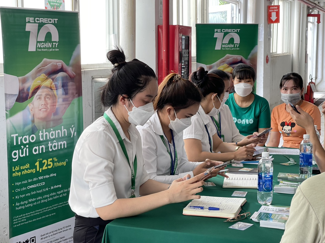 lo_i-b_-tdd-3-175916_49.jpg Ngân hàng Nhà nước Việt Nam đã có chỉ đạo 2 công ty tài chính FE CREDIT và HD Saison phối hợp với Tổng Liên đoàn Lao động Việt Nam triển khai chương trình hỗ trợ gói vay 20.000 tỷ đồng với lãi suất ưu đãi cho công nhân, người lao động.