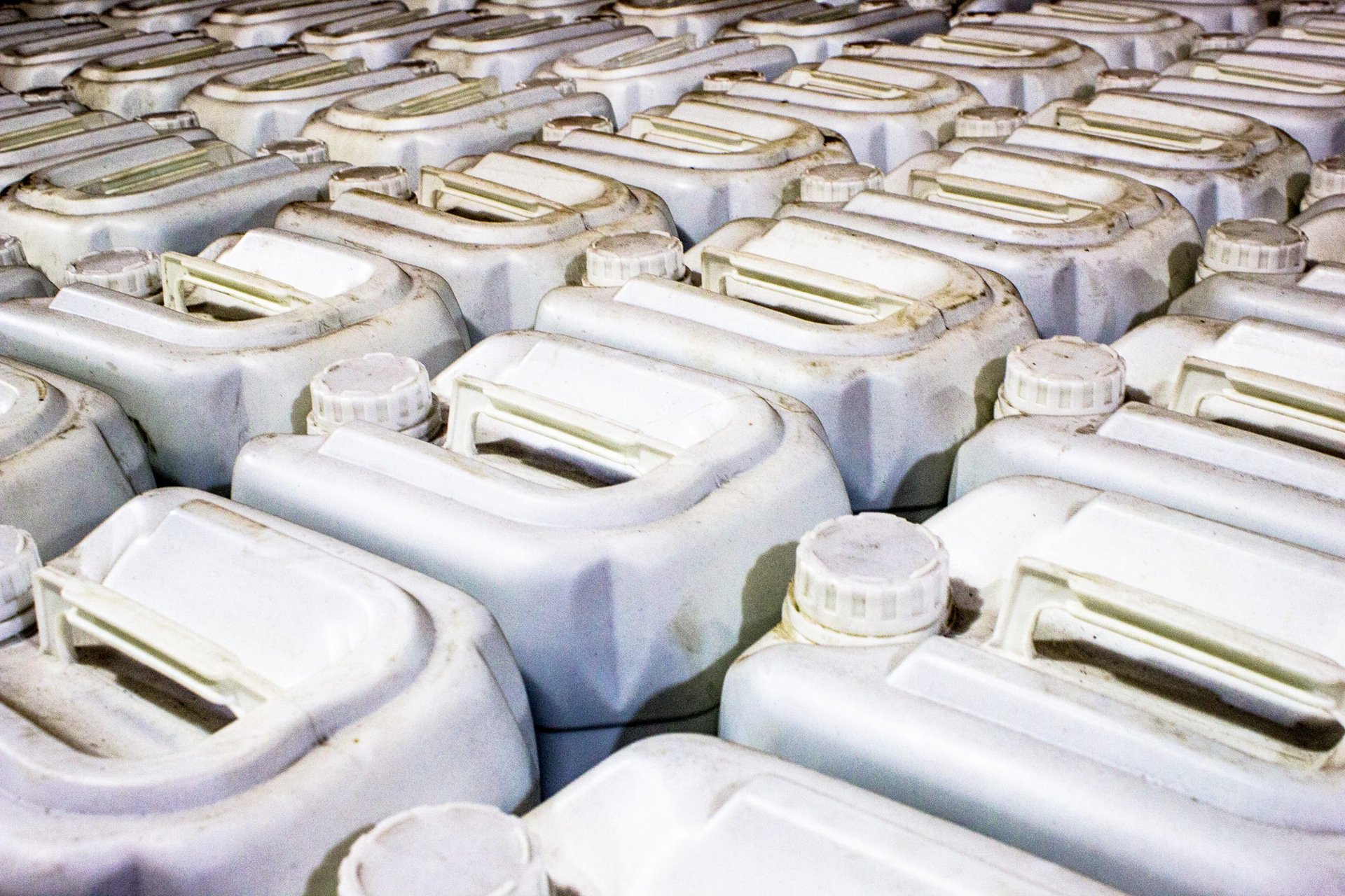 About 377 companies manufacture paraquat products worldwide. 