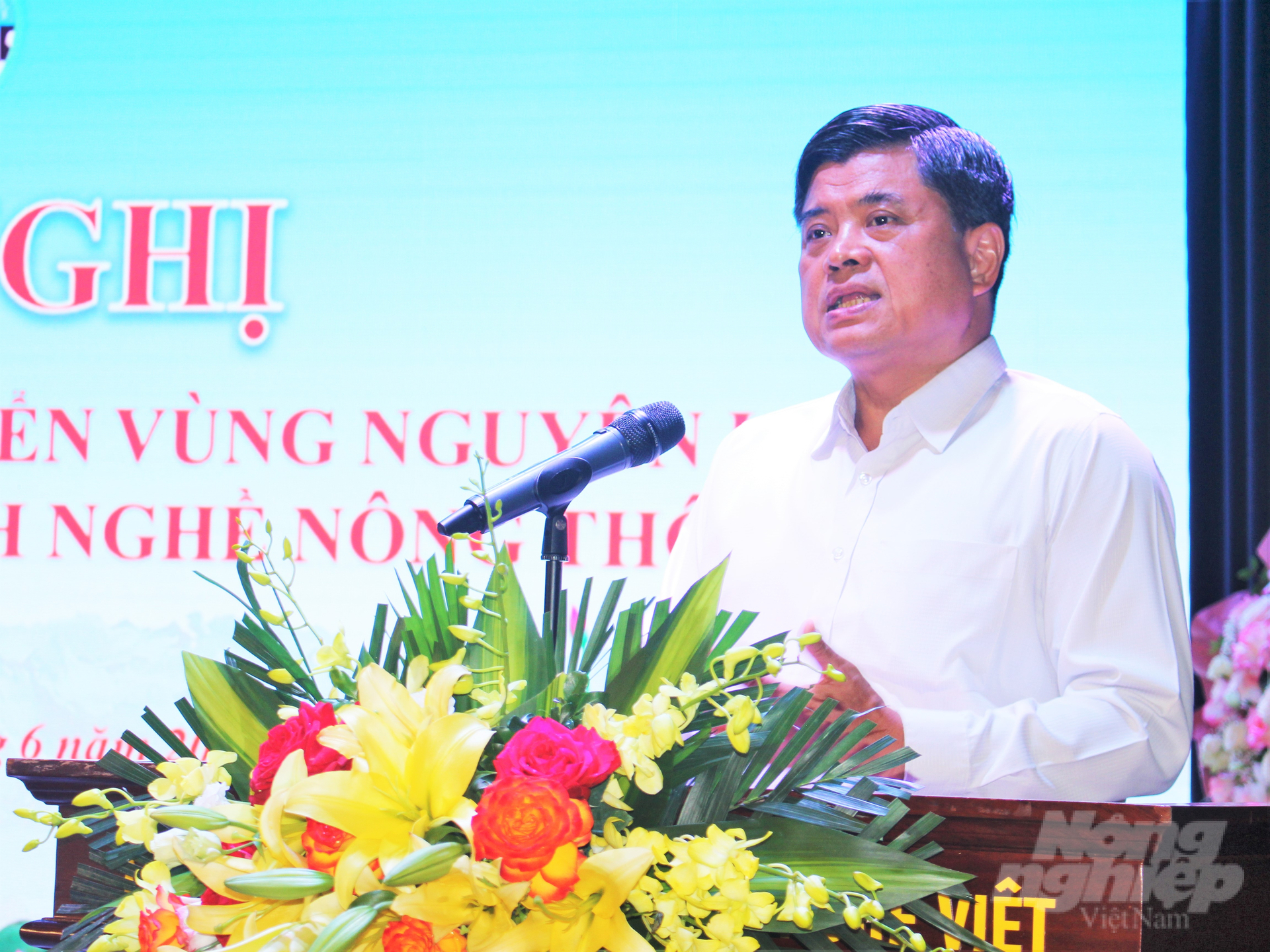 nhieu-thach-thuc-trong-phat-trien-vung-nguyen-lieu-cho-lang-nghe-nganh-nghe-nong-thon-145115_772.jpg Thứ trưởng Bộ NN-PTNT Trần Thanh Nam cho rằng, để xây dựng được vùng nguyên liệu thì phải thực hiện đồng bộ các giải pháp. Ảnh: Trung Quân.
