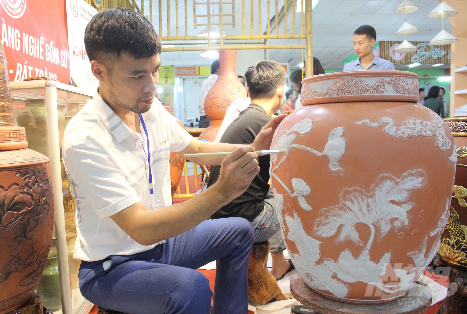 nhieu-thach-thuc-trong-phat-trien-vung-nguyen-lieu-cho-lang-nghe-nganh-nghe-nong-thon-145538_692.jpg Theo các đại biểu, dư địa để làng nghề, ngành nghề nông thôn phát triển còn rất lớn. Ảnh: Trung Quân.
