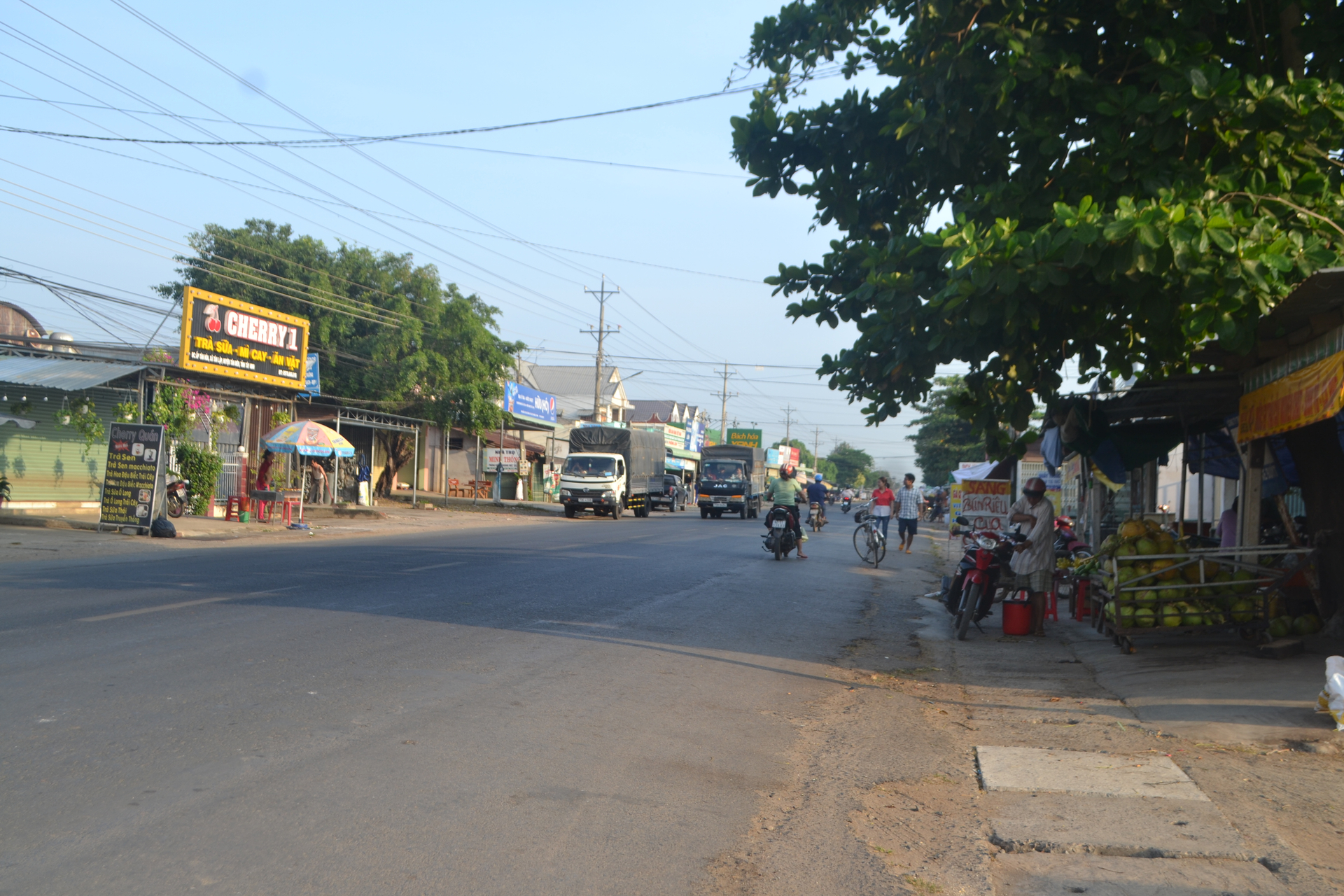 dsc_0057-131747_774.jpg Một góc trung tâm xã Tân Lập hôm nay. Ảnh: Lê Bình.