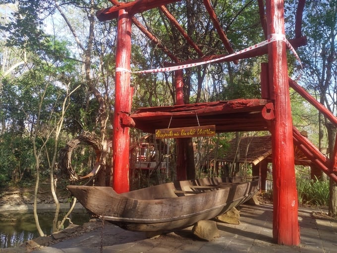 den-troh-bu-nghe-mua-ron-ra-091808_861.jpg