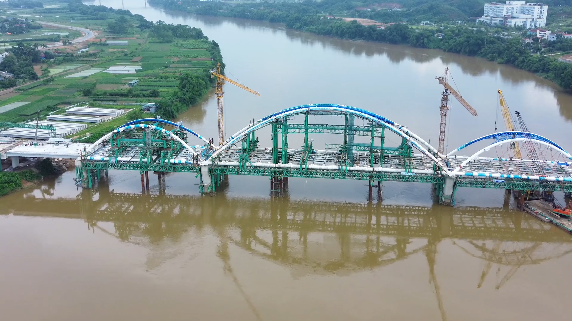 toan-canh-cong-trinh-cau-gioi-phien-tinh-yen-bai-103453_39.jpg Toàn cảnh công trình cầu Giới Phiên (tỉnh Yên Bái). Ảnh: Thanh Tiến.