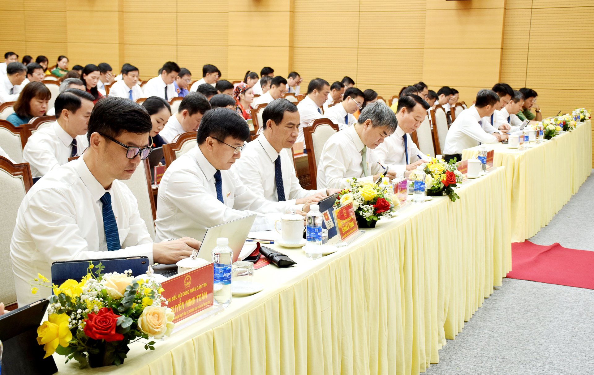 a2-175835_281.jpg Đại biểu tham dự kỳ họp. Ảnh: Tuấn Anh.