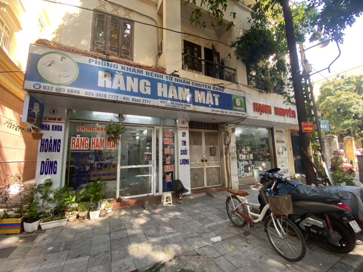 Khi tách thửa bà Mùi đã bố trí nhiều lối đi chung ra vào khu số 6 Lý Nam Đế. Ảnh: Huy Bình. 