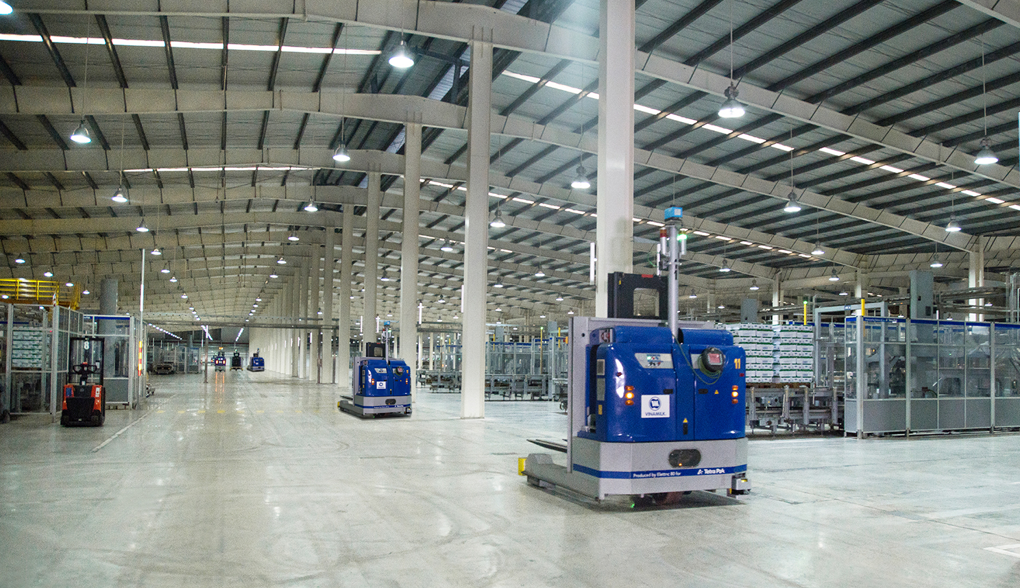 Modern LGV robots reduce emissions by 62% compared to traditional forklifts.