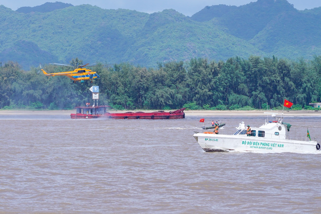99 vehicles including 2 helicopters, 61 trains, 14 small boats, 5 cars, 5 coaches, 2 trucks, 6 ambulances, 1 specialized vehicle, 2 propaganda vehicles, 1 television vehicle equipped with 24 communication devices and 30 radios to participated in performing search and rescue operations for people and sunken or wrecked vessels at sea; responding to oil spills at sea.