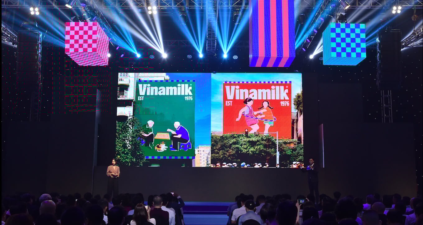 anh-chup-man-hinh-2023-07-10-luc-174630-175022_301.jpeg Logo mới của Vinamilk kế thừa những giá trị cốt lõi nhưng vẫn hiện đại, sắc sảo và ẩn chứa nhiều thông điệp thú vị.