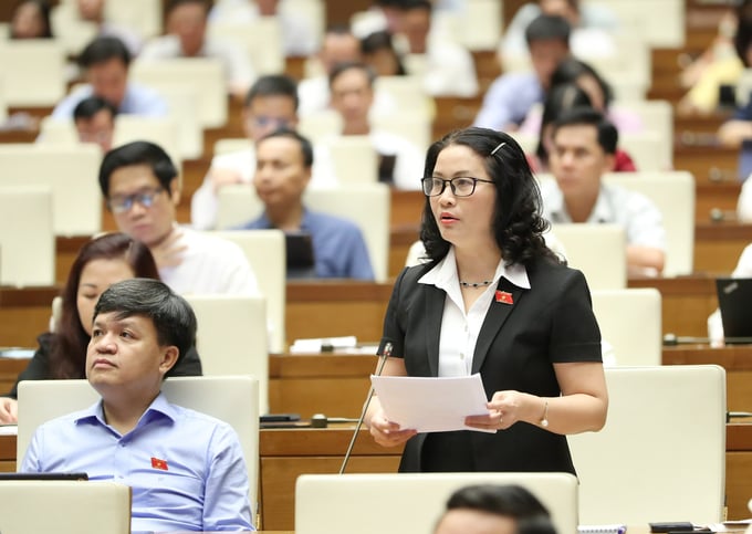 GS.TS Nguyễn Thị Lan, Giám đốc Học viện Nông nghiệp Việt Nam phát biểu tại Kỳ họp thứ 5, Quốc hội Khóa XV. Ảnh: QH.