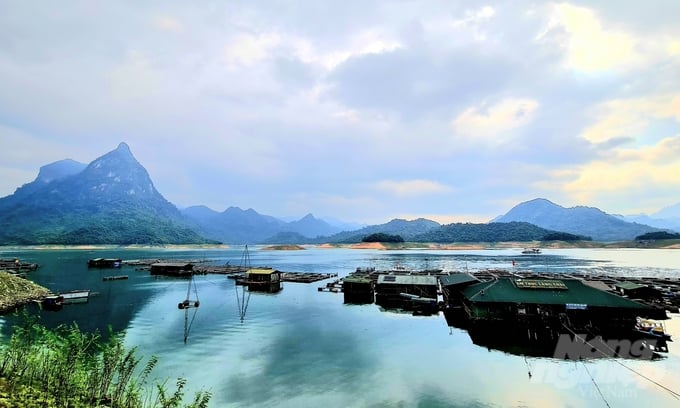 Làng chài Bến Thủy ở huyện Na Hang, tỉnh Tuyên Quang. Ảnh: Ngọc Tú.