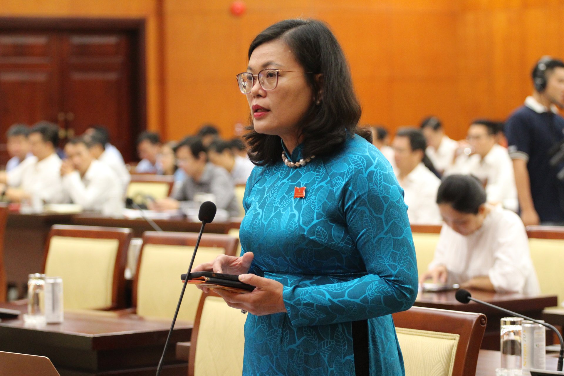 Đại biểu Hoàng Thị Diễm Tuyết, Giám đốc Bệnh viện Hùng Vương. Ảnh: T.N.