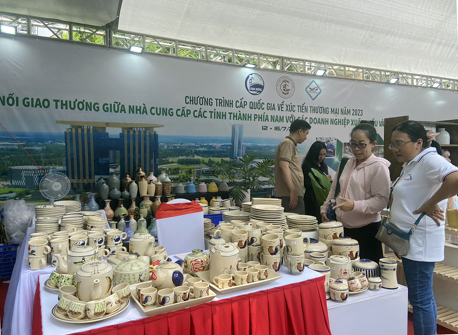 Booth displaying products of Binh Duong province.