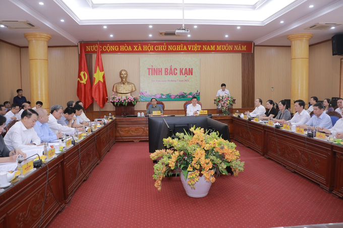 z4520654112448_d8a94305bf2a563330c53aecf6aba52c-151129_943.jpg Toàn cảnh buổi làm việc của Thủ tướng Phạm Minh Chính với tỉnh Bắc Kạn. Ảnh: Ngọc Tú.